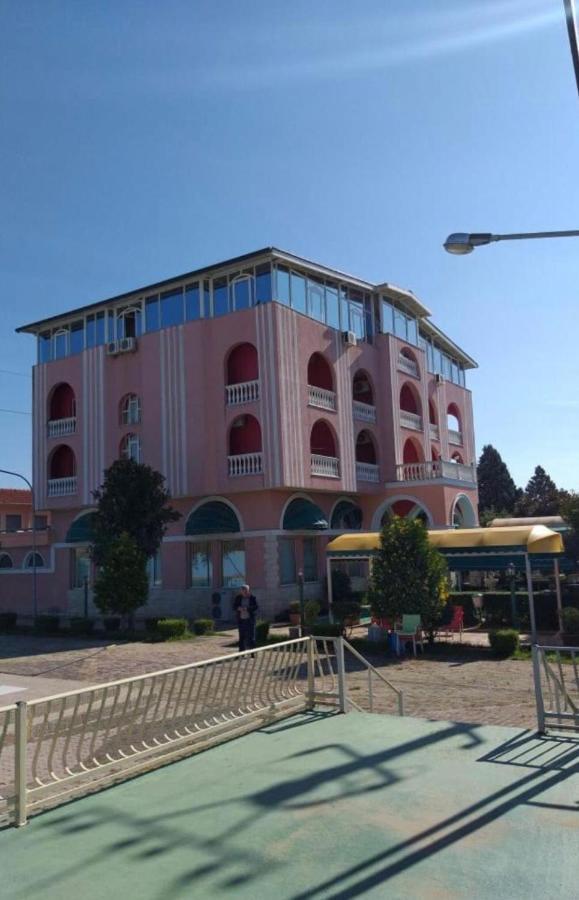 Hotel Meteor Shkodra Kültér fotó